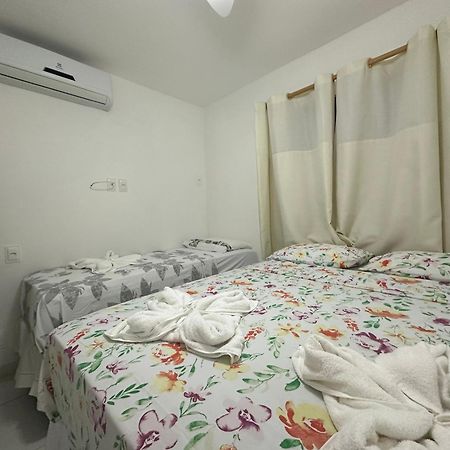 Camassari Flat Guarajuba 4 Quartos Terreo A Beira Mar - Pe Na Areia - Governanca Com Arrumadeira E Wi Fi Inclusos מראה חיצוני תמונה