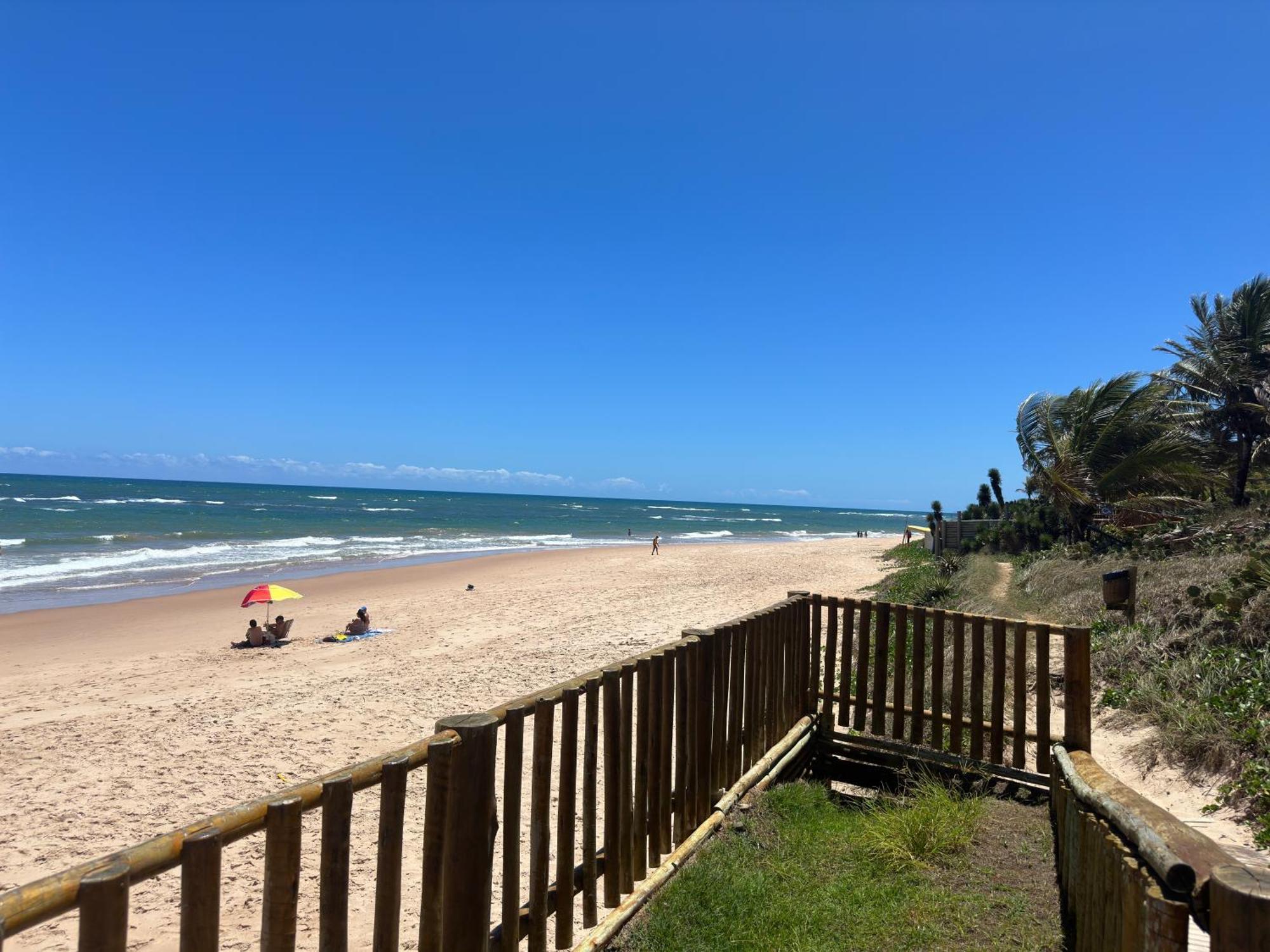 Camassari Flat Guarajuba 4 Quartos Terreo A Beira Mar - Pe Na Areia - Governanca Com Arrumadeira E Wi Fi Inclusos מראה חיצוני תמונה