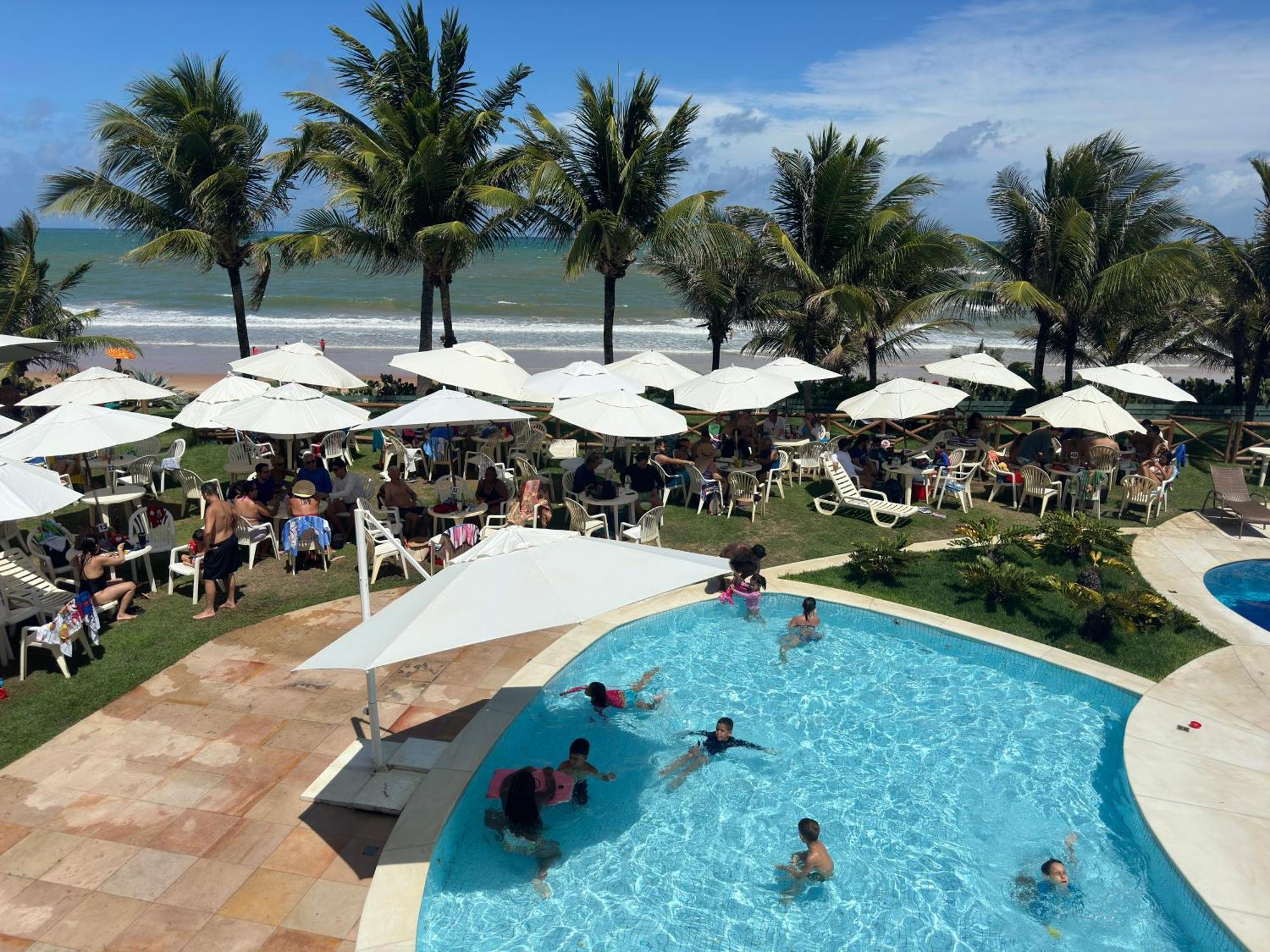 Camassari Flat Guarajuba 4 Quartos Terreo A Beira Mar - Pe Na Areia - Governanca Com Arrumadeira E Wi Fi Inclusos מראה חיצוני תמונה